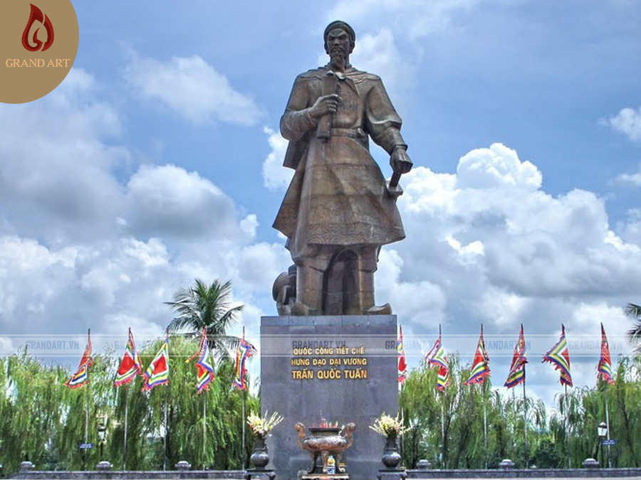 Những Giá Trị Mà Tượng Trần Hưng Đạo Mang Lại Những Giá Trị Mà Tượng Trần Hưng Đạo Mang Lại