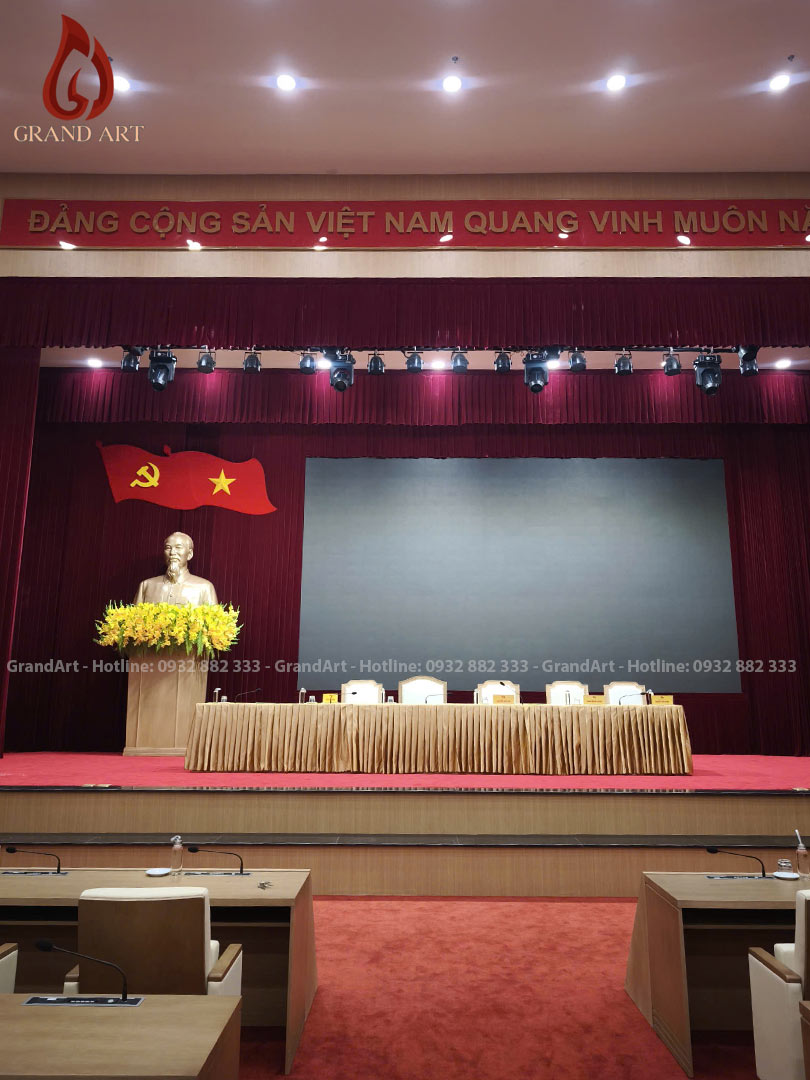 bàn giao tượng bác hồ bằng composite cao 1m5 cho tỉnh ủy lào cai