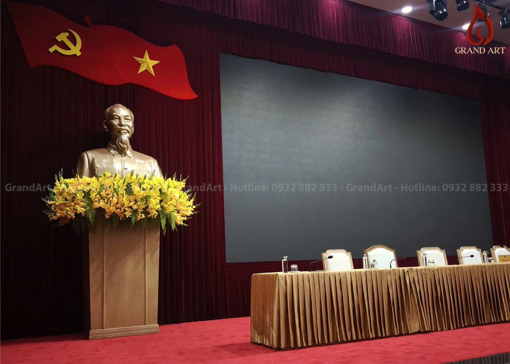 bàn giao tượng bác hồ bằng composite cao 1m5 cho tỉnh ủy lào cai