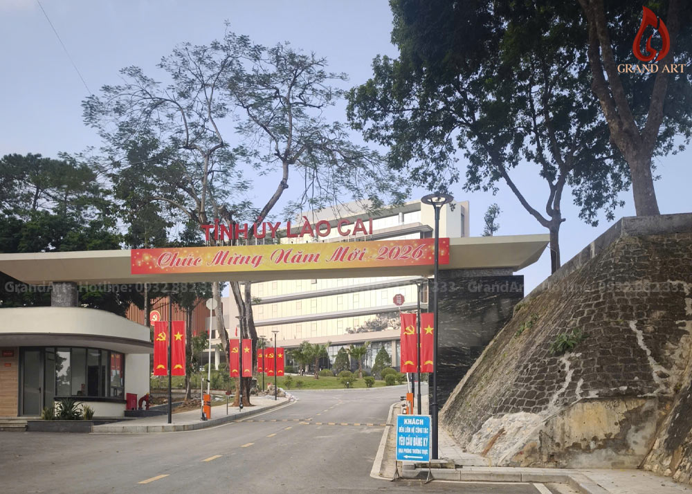 bàn giao tượng bác hồ bằng composite cao 1m5 cho tỉnh ủy lào cai