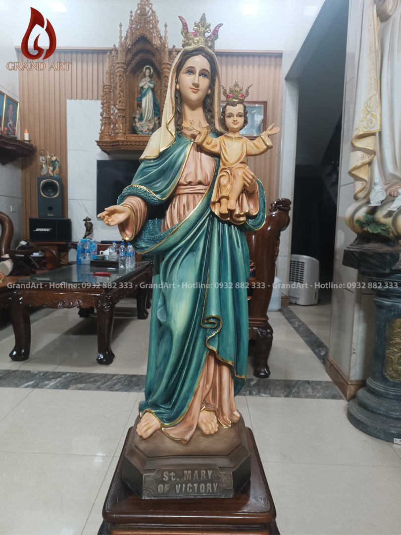 Chiêm ngưỡng bức tượng Đức Mẹ bế Chúa vẽ màu giả cổ cực đẹp cao 1m tại GrandArt 7 Tượng Đức Mẹ Bế Chúa bằng composite vẽ màu giả cổ cao 1m