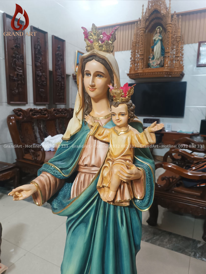 Chiêm ngưỡng bức tượng Đức Mẹ bế Chúa vẽ màu giả cổ cực đẹp cao 1m tại GrandArt 9 Tượng Đức Mẹ Bế Chúa bằng composite vẽ màu giả cổ cao 1m