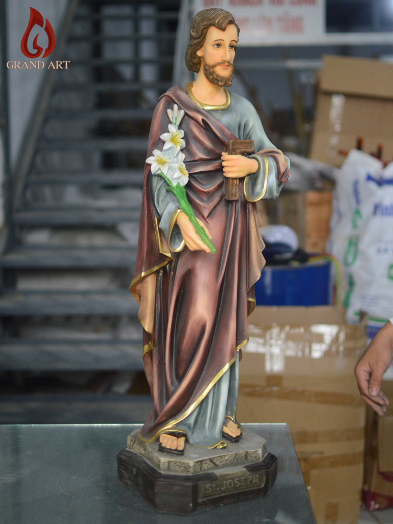 Tượng Thánh Giuse Hoa Huệ Bằng Composite Vẽ Giả Cổ Cao 80cm