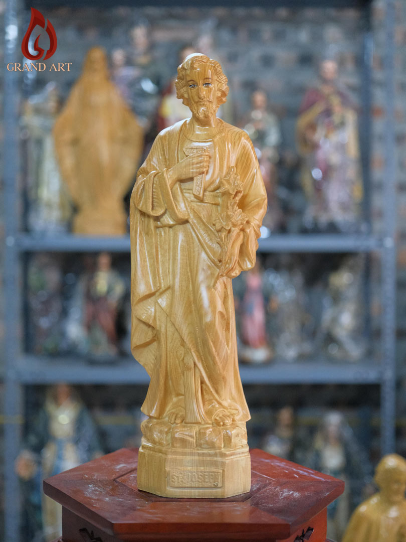 Tượng Thánh Giuse Hoa Huệ Bằng Composite Giả Gỗ Cao 50cm