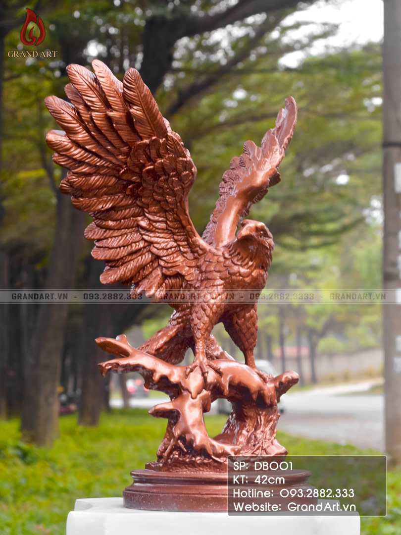 tượng đại bàng bằng composite cao 42cm