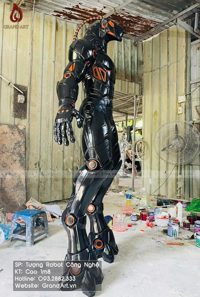 Tượng Robot công nghệ bằng composite cao 1m8