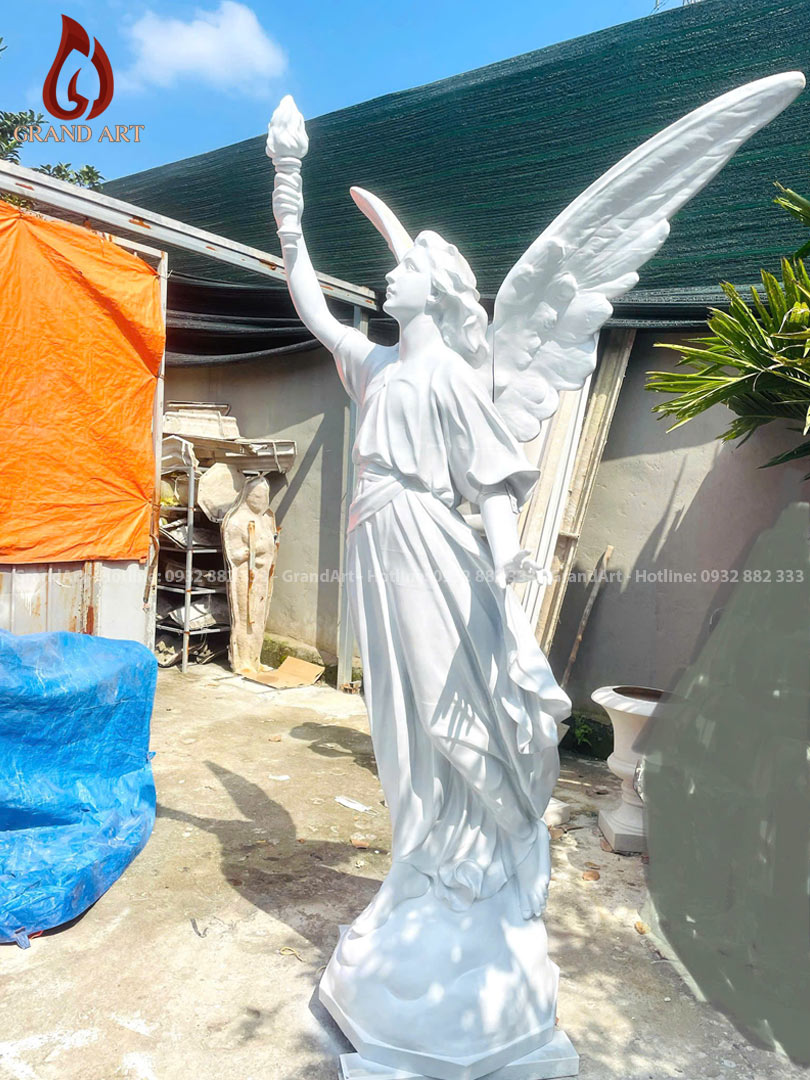 Đôi Tượng Thiên Thần Cầm Đuốc Bằng Composite Cao 2m3