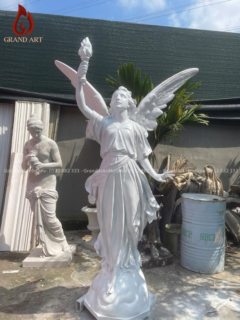Đôi Tượng Thiên Thần Cầm Đuốc Bằng Composite Cao 2m3
