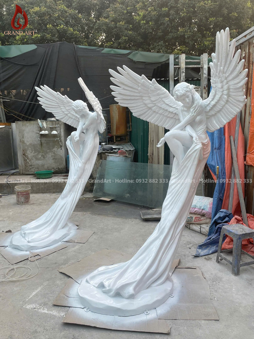 Đôi Tượng Thiên Thần Tung Cánh Bay Bằng Composite Cao 2m3