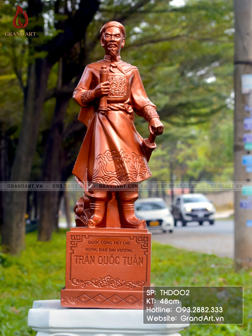 tượng Trần Hưng Đạo bằng composite màu đồng đỏ cao 48cm