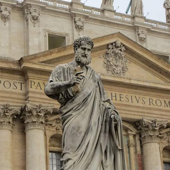 Chiêm ngưỡng bức tượng Thánh Phêrô (San Pietro) tại Đền thờ Thánh Phêrô, Vatican