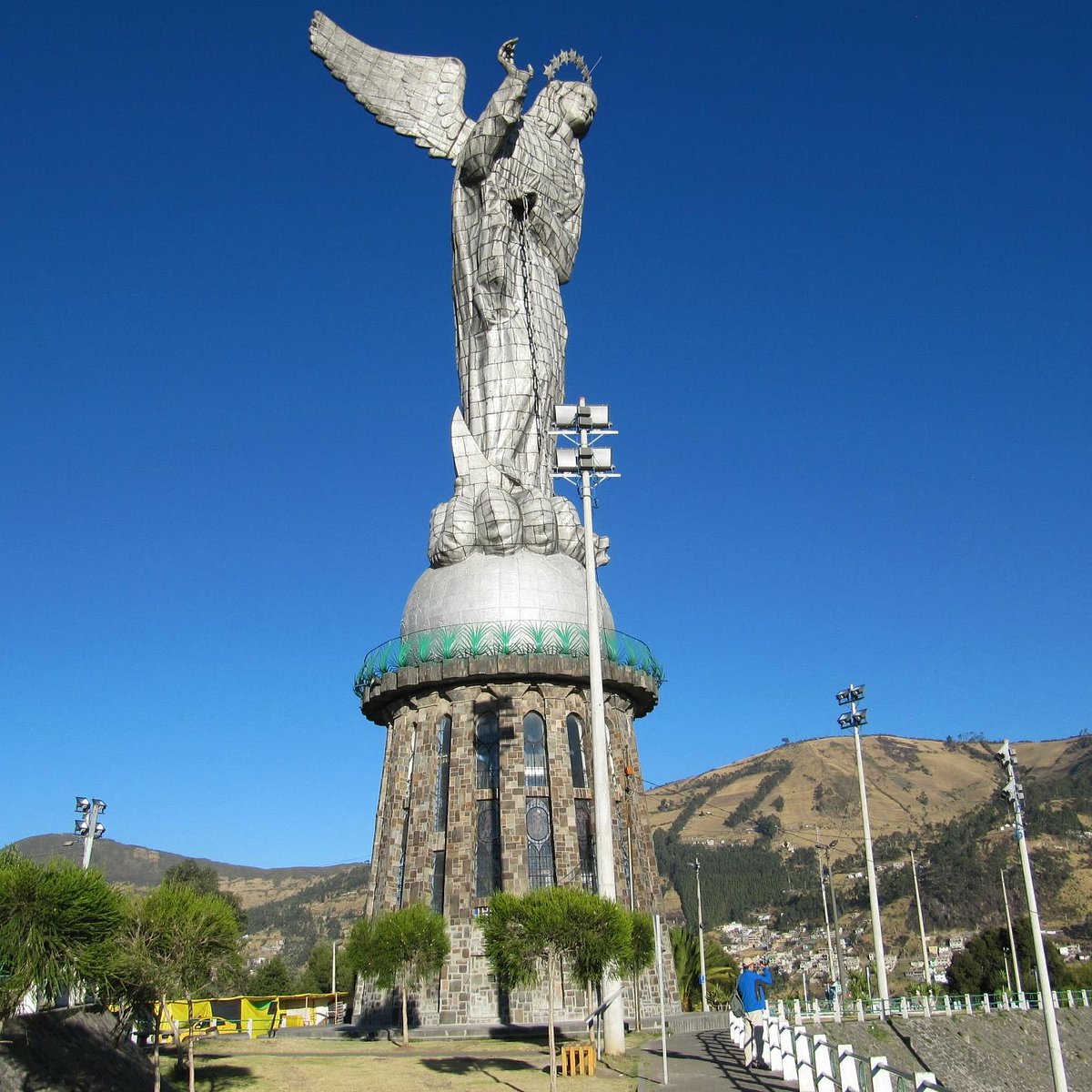Tượng Đức Mẹ Virgin of El Panecillo