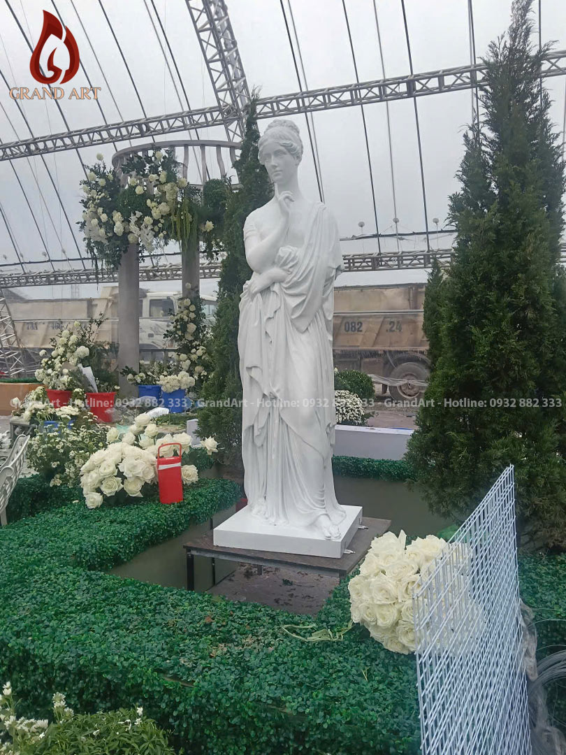 lắp đặt và trang trí tượng đám cưới của Hoa hậu Đỗ Thị Hà và Doanh nhân Nguyễn Viết Vương 