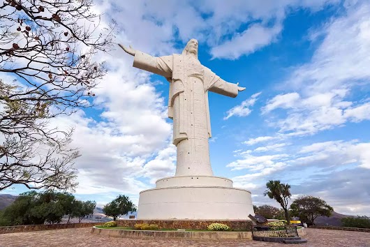 Tượng Chúa Kitô Vua tại Bolivia