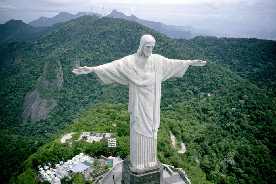 Tượng Chúa Kitô Cứu Thế tại Rio de Janerio, Brazil