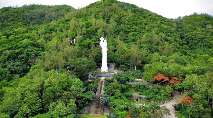 Tượng Đức Mẹ Bãi Dâu