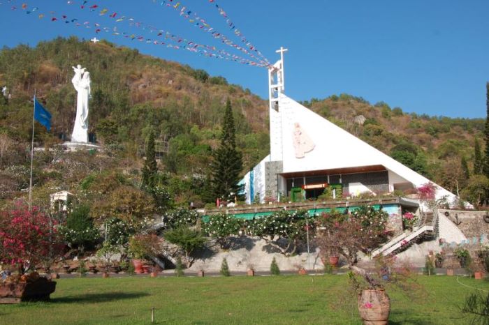 tượng Đức Mẹ Bãi Dâu